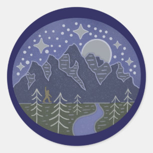 Sticker Rond Promenade étoilée de Bigfoot   Art folklorique de 