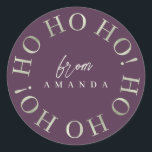 Sticker Rond Purple Green Christmas Ho Ho Ho ID1009<br><div class="desc">Si vous vous demandez quelles combinaisons de couleurs choisir pour votre décoration de Noël et vos fournitures d'enveloppement cadeau cette année, j'ai créé des collections de motifs de coordination pour rendre la vie un peu plus facile. Cet élégant design typographique de Noël présente "Ho Ho Ho" dans un motif circulaire...</div>