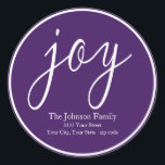 Sticker Rond Purple Joy Christmas Round Return Adresse Label<br><div class="desc">Ajoutez une touche festive à votre correspondance de vacances avec ces scellés d'enveloppe d'adresse de retour de joie violet et blanc.</div>