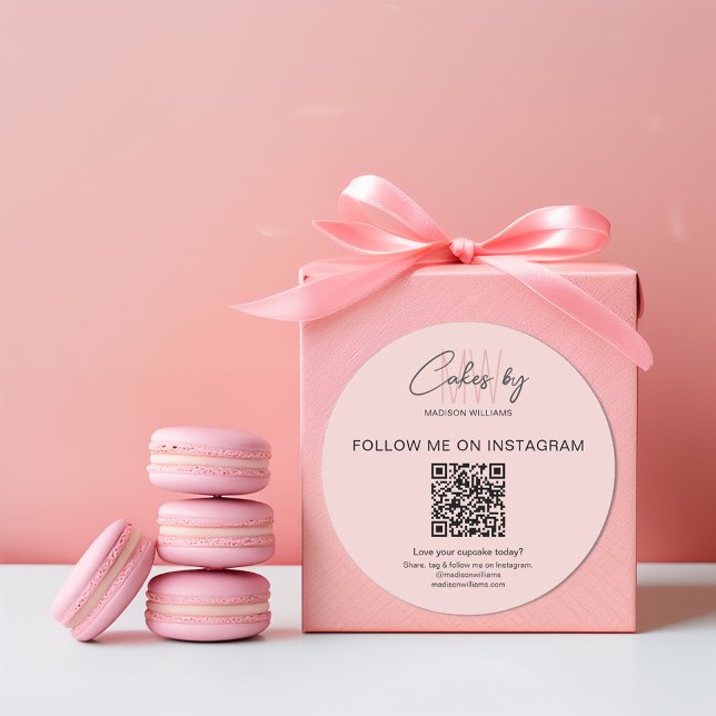 Sticker Rond QR Code Boulangerie Gâteau Monogramme Logo Entrepr (QR Code Bakery Cake Monogram Logo Pink Business Classic Round Sticker)