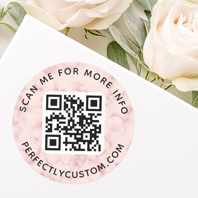 Sticker Rond QR code personnalisé texte rond clair marbre rose (QR code custom text round light blush pink marble Classic Round Sticker)