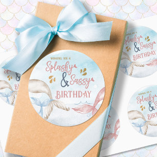 Sticker Rond Queues de sirène Anniversaire Splashy et Sassy