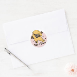 Sticker Rond Ralentir Kawaii mignon chiot accroché à une branch