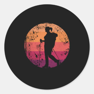 Sticker Rond Randonnée rétrograde vintage randonneuse femme