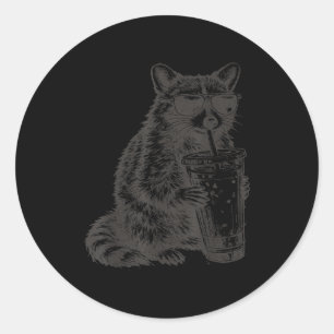 Sticker Rond Raton laveur buvant du café glacé drôle pour homme