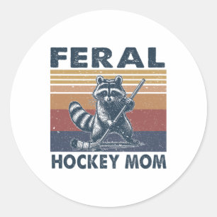 Sticker Rond Raton Laveur Rétro Férocité Maman de Hockey Joueus
