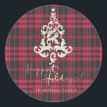 Sticker Rond Red Buffalo Plaid Christmas Tree Joyeuses Vacances<br><div class="desc">Arbre de Noël sur rouge et noir sur arrière - plan de buffle plaid.</div>
