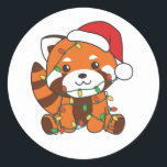 Sticker Rond Red Panda Christmas Winter Animaux Red Pandas Clas<br><div class="desc">Les Panda rouges et les Christmas,  les fairy lights. Funny animals with toxits and snow for the holidays. A sweet Christmas greeting. Red pandas are cute animals and perfect for Christmas.</div>