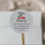 Sticker Rond Red Truck and Tree Christmas Adresse de retour<br><div class="desc">Ces autocollants d'adresse de retour Joyeux Noël pour camion rouge et arbre sont parfaits pour une carte de vacances ou une enveloppe d'invitation de style vintage et moderne. Le design comprend un vieux camionnette rouge classique portant un arbre de Noël avec les mots "Joyeux Noël" dans une police moderne en...</div>