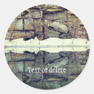 Sticker Rond Réflexions sur le mur de carrière de roche 2 perso