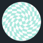 Sticker Rond Retro Pastel Blue Chèques déroutés À damiers<br><div class="desc">Parfait coussin design dépoli à damiers aux couleurs pastel,  plein de grandes vibes. Motif moderne de vérificateurs déformés. Ce joli design rétro psychédélique vous emmène au pays des merveilles. Chèques déformés aux couleurs pastel. Twirl et les contrôles tourbillonnants,  à damiers motif</div>