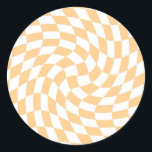 Sticker Rond Retro Pastel Peach Chèques déformés À damiers<br><div class="desc">Parfait coussin design dépoli à damiers aux couleurs pastel,  plein de grandes vibes. Motif moderne de vérificateurs déformés. Ce joli design rétro psychédélique vous emmène au pays des merveilles. Chèques déformés aux couleurs pastel. Twirl et les contrôles tourbillonnants,  à damiers motif</div>