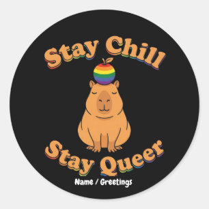 Sticker Rond Rétro Restez Calme Restez Queer Capybara Arc-en-Ci