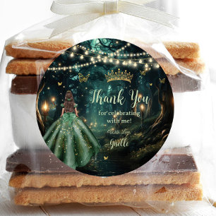 Sticker Rond Robe verte émeraude de la forêt enchantée Quinceañ