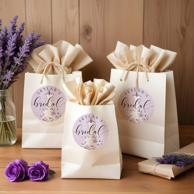 Sticker Rond Robes de mariée blanche Fleurs de lavande Shower d (Lavender Florals White Wedding Dress Bridal Shower Classic Round Sticker)