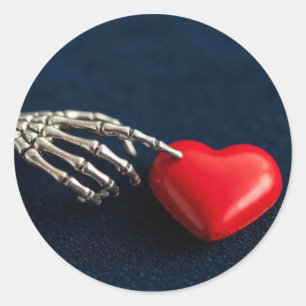 Sticker Rond Romance gothique au toucher de squelette