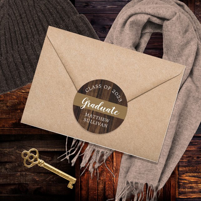 Sticker Rond Rugged Woodsy Graduate Class of 2023 | Nom (Créateur téléchargé)