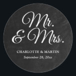 Sticker Rond Rustic Black Chalkboard M. et Mme la Mariage<br><div class="desc">Autocollants de mariage en carton rustique pour vos enveloppes mariages/sacs de faveur.</div>
