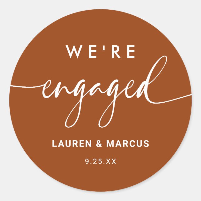 Sticker Rond Rustic Boho Terracotta Nous sommes engagés Fiançai (Devant)