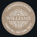 Sticker Rond Rustic Burlap Ornate Swirls Adresse de retour pers<br><div class="desc">Ajoutez facilement votre adresse de retour en utilisant ces autocollants simples mais très tendance. Ce design unique comprend votre nom et votre adresse à l'intérieur d'un autocollant en forme de cercle avec un design tendance orné.</div>
