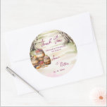 Sticker Rond Rustic Grapevine Inspiré vinerie Vignoble Mariage<br><div class="desc">Sticker rond Rustique Grapevine Inspiré Vignoble Mariage Classic Vignoble. Ajoutez une touche rustique charmante à votre vignoble ou à votre mariage sur le thème du vin avec cet autocollant rond classique. Doté d'une illustration de vignes magnifiquement détaillée, ce design dégage une élégance chaleureuse et naturelle, parfaite pour les couples qui...</div>