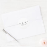Sticker Rond Rustic M. et Mme Newlyted Mariage Gift<br><div class="desc">Faites votre cadeau aux jeunes mariés mémorable avec cette police de calligraphie douce Mr et Mrs avec un bouquet cardiaque,  contre un arrière - plan à effet burlap. Personnalisez facilement avec le nom et la date de votre choix.</div>