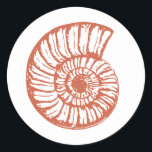 Sticker Rond Rustic Sea Snail Shell Red & Blue Beach Mariage<br><div class="desc">Illustration de la coquille de l'ongle rouge pâle.</div>