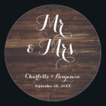 Sticker Rond Rustic Wood M. et Mme Mariage<br><div class="desc">Des autocollants de mariage en bois rustique pour vos enveloppes mariages/sacs de faveur.</div>
