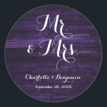 Sticker Rond Rustic Wood Purple M. et Mme Mariage<br><div class="desc">Des autocollants de mariage violets rustiques pour vos enveloppes mariages/sacs de faveur.</div>