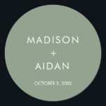 Sticker Rond Sage Green Minimaliste Mariage Faveurs<br><div class="desc">Le Mariage Minimaliste Vert Sage Privilégie Un Sticker Rond Classique. Ces autocollants sont parfaits pour ajouter aux faveurs ou à toute autre partie de votre mariage.</div>