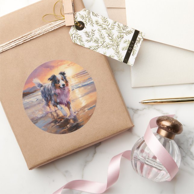 Sticker Rond Sandy Australian Shepherd Dog on Beach Sunset (Cadeaux)