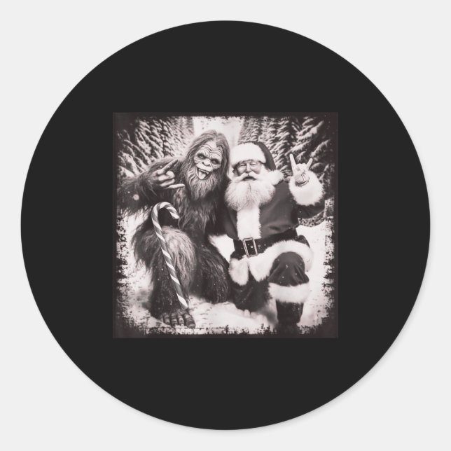 Sticker Rond Santa Claus And Sasquatch Bigfoot Funny Joyful Sno (Devant)