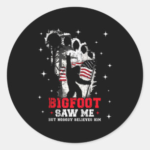 Sticker Rond Sasquatch m'a vu mais personne ne le croit Forêt H