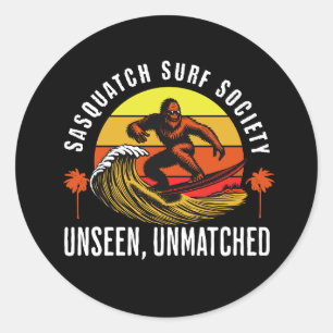 Sticker Rond Sasquatch Surf Society Invisible Incomparable Bigf