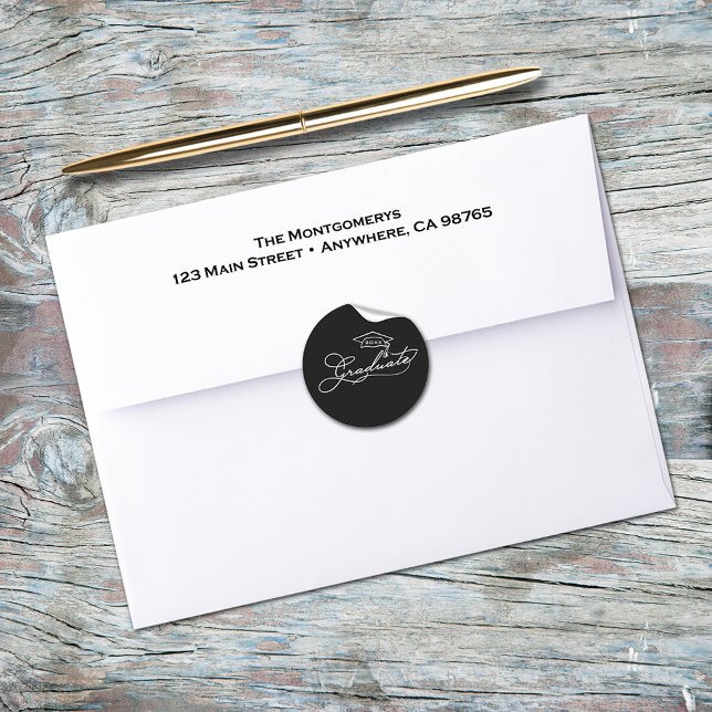 Sticker Rond Sceau d'enveloppe de remise des diplômes d'écritur (Elegant script 1-1/2" graduation envelope seals (more colors available))