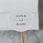 Sticker Rond Sceau d'enveloppe Mariage de script moderne<br><div class="desc">Ces enveloppes de mariage de script moderne sont parfaites pour un mariage minimaliste. Le design simple en noir et blanc présente une typographie industrielle unique avec style boho moderne. Personnalisable dans n'importe quelle couleur. Gardez le design minimal et élégant, en l'état, ou personnalisez-le en ajoutant vos propres graphiques et artwork....</div>