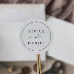 Sticker Rond Sceau d'enveloppe Mariage minimaliste<br><div class="desc">Ces enveloppes minimalistes de mariage sont parfaites pour un simple mariage. Le design romantique moderne présente une typographie classique en noir et blanc associée à une calligraphie rustique mais élégante avec un style vintage lettré à la main. Personnalisable dans n'importe quelle couleur. Gardez le design simple et élégant, en l'état,...</div>
