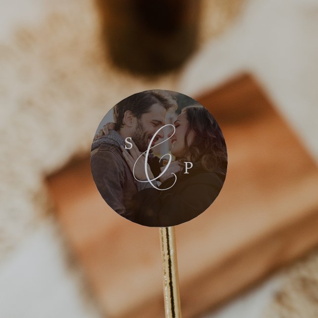 Sticker Rond Sceau d'enveloppe Mariage photo sombre de Monogram (Créateur téléchargé)