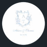 Sticker Rond Sceau Mariage d'enveloppe en monogramme bleu pouss<br><div class="desc">Élégant autocollant de sceau de sceau mariage classique en monogramme bleu foncé.</div>
