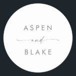 Sticker Rond Sceau Mariage d'enveloppe moderne en argent<br><div class="desc">Ces enveloppes mariages en argent moderne sont parfaites pour un mariage minimaliste. Le design de couleur gris argenté simple présente une typographie industrielle unique avec un style boho moderne. Personnalisable dans n'importe quelle couleur. Gardez le design minimal et élégant, en l'état, ou personnalisez-le en ajoutant vos propres graphiques et artwork....</div>
