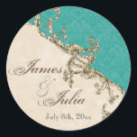 Sticker Rond Sceau Mariage Peacock & Etchat vintage<br><div class="desc">Ce sceau d'invitation élégant et sophistiqué ou autocollant, allie le meilleur de la tradition et la fraîcheur du contemporain. Le mélange d'éléments d'art Vintage et d'aquarelle contemporaine peinte à la main par Audrey Jeanne Roberts donne une belle qualité intemporelle à cette invitation. D'élégants tourbillons de feuilles florales gravées, découpés à...</div>