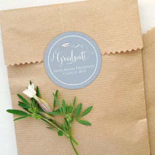 Sticker Rond Script de calligraphie de diplôme Simple Dusty Blu