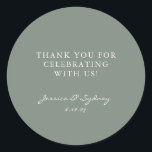 Sticker Rond Script minimaliste Vert Sage foncé Merci personnal<br><div class="desc">Sticker Mariage minimaliste moderne de couleur foncée vert Script Merci personnalisé Classic rond</div>