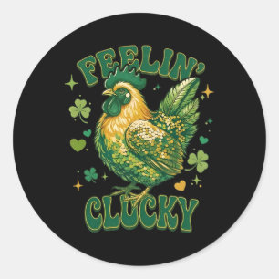 Sticker Rond Se sentant poulet drôle Shamrock St Patrick's