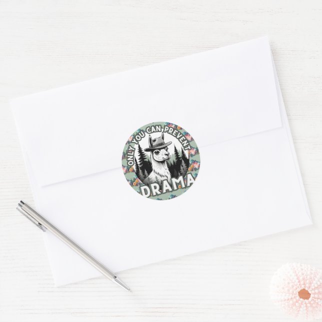 Sticker Rond Seule la Forêt Lama Drame peut être évitée (Enveloppe)
