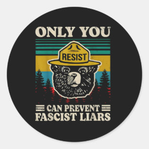 Sticker Rond Seule La Résistance Peut Empêcher Les Menteurs Fas