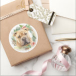 Sticker Rond Shar Pei Christmas Wreath Festive Pup<br><div class="desc">Vous cherchez un cadeau de Noël parfait pour votre ami furry? Notre cadeau de Noël de chien est ce dont vous avez besoin! Avec un délicieux thème de Noël, c'est le cadeau idéal pour votre animal de compagnie bien-aimé. Que vous soyez une mère de chien, un père de chien ou...</div>