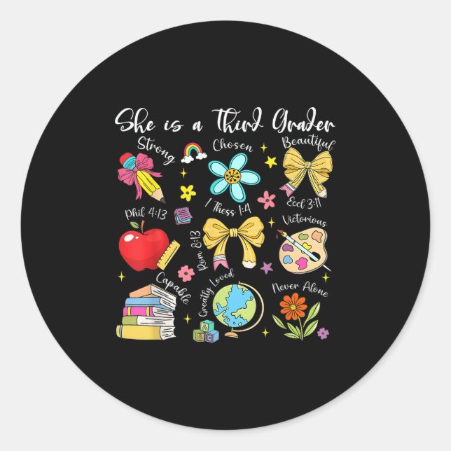 Sticker Rond She Is A Third Grader Bible Verses Back To School  (Devant)