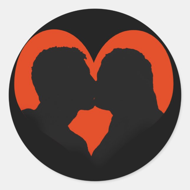 Sticker Rond Silhouette de couple baisant sur le coeur rouge (Devant)