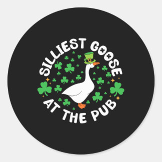 Sticker Rond Silliest Goose At The Pub Funny Shamrock St Patric